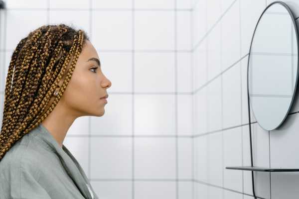 How Should You Hang A Bathroom Mirror?