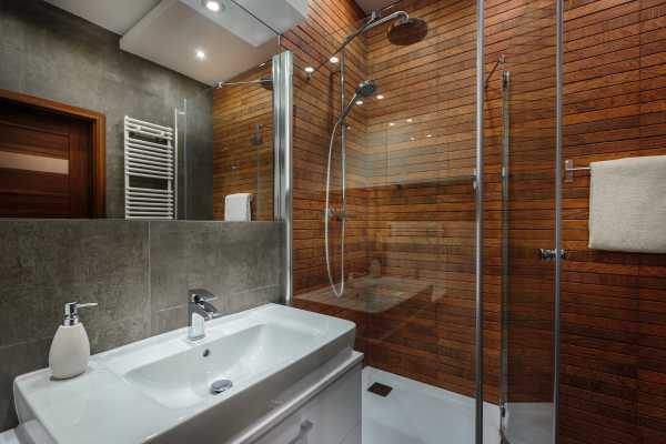 Balancing Wood With Other Bathroom Materials