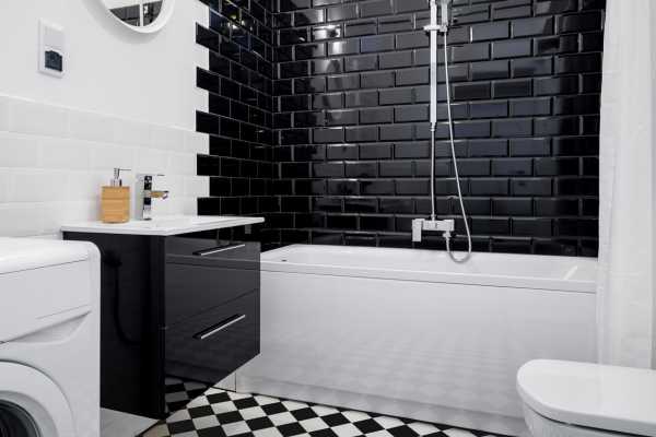 Styling Tips for Black and White Bathroom Wall Decor