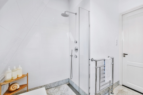 Affecting Shower Stall Width